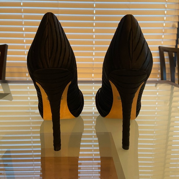 Badgely Mischka Black Satin Peep Toe Heels - Picture 7 of 9